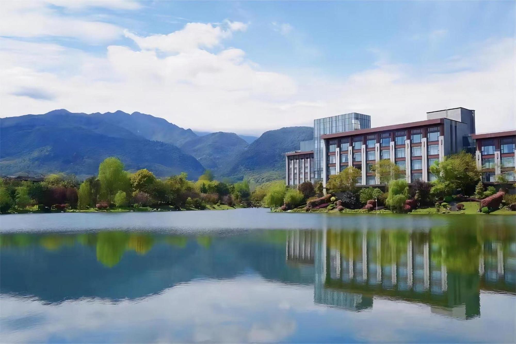 Le Meridien Emei Mountain Resort Emeishan Exteriör bild